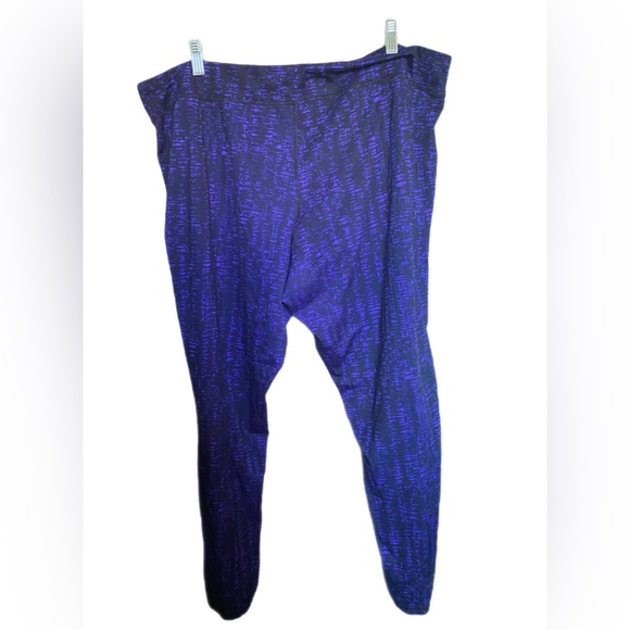 đź’¸CLOSET CLEAROUT đź’¸
C9 by Champion Women’s Purple Black Abstract Leggings 3X - Picture 2 of 6